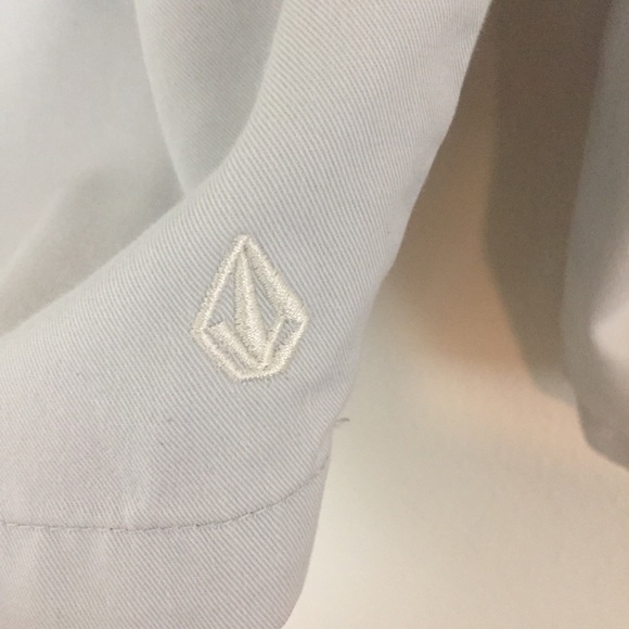 Volcom men’s light grey shorts. Size 33 - Picture 6 of 9